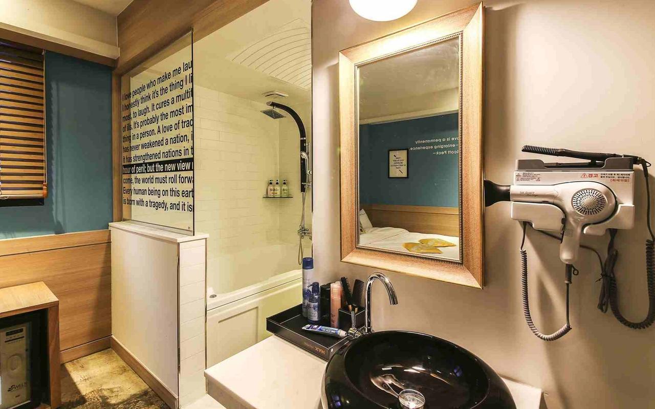 Design Hotel Xym Bucheon Esterno foto